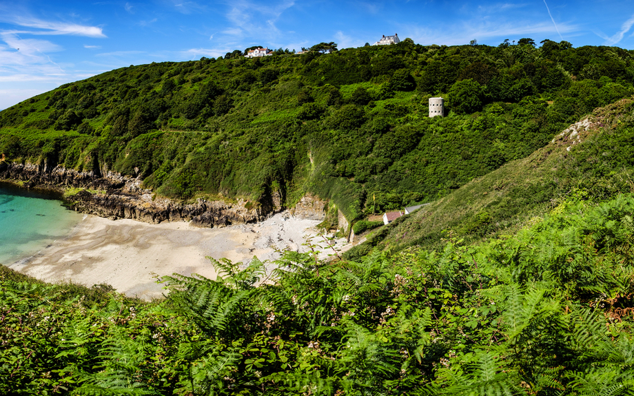 Panorama der Bucht Petit Bot Bay von Guernsey
