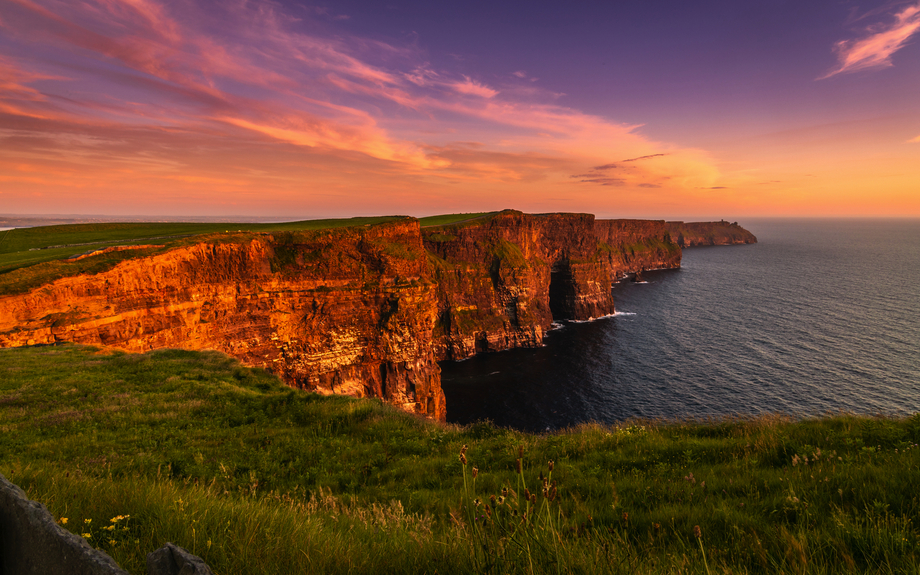 Sonnenuntergang über den Cliffs of Moher